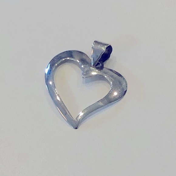 Sterling Silver heart pendant - Picture 3 of 3